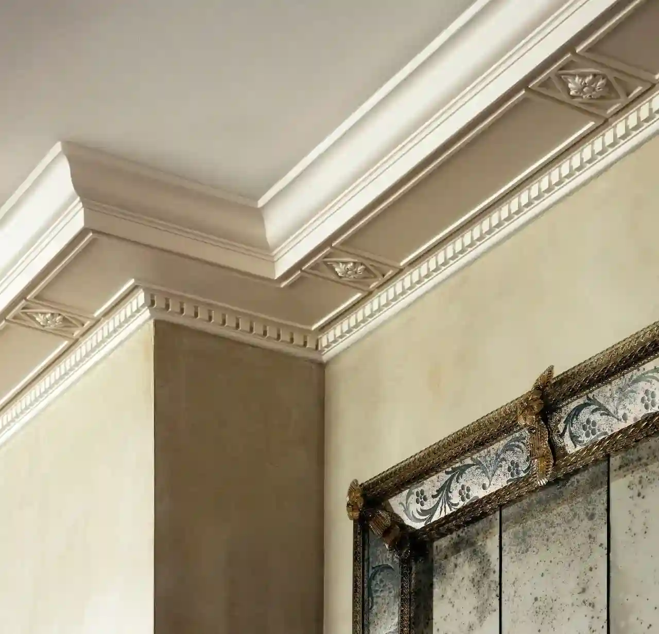 كرانيش فيوتك مزخرفة 2026 – تصاميم فاخرة للأسقف والحوائط IDM