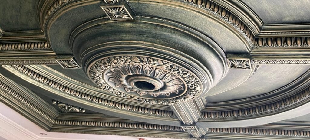 كرانيش السقف